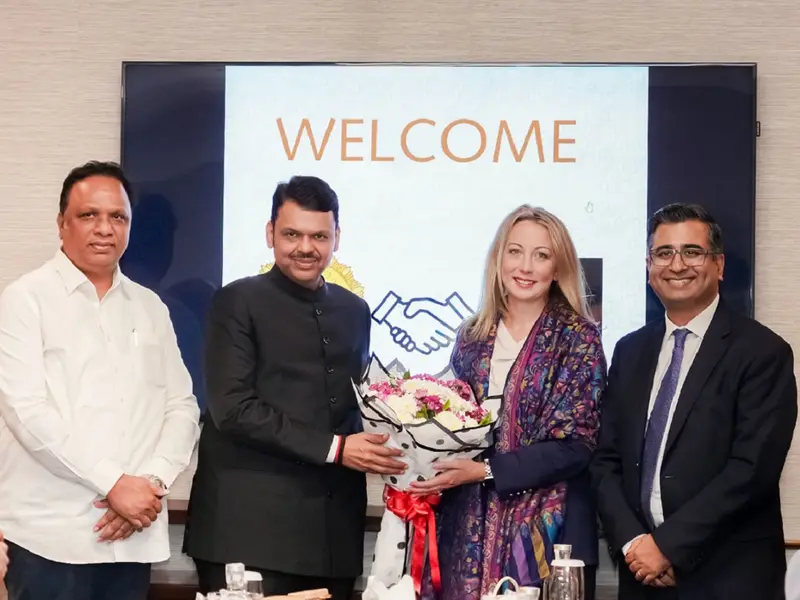 Maharashtra Chief Minister Devendra Fadnavis with Starlink Vice President Lauren Dreyer